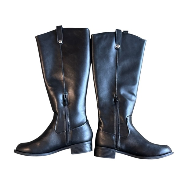 Soda Black Heeled Boots - Picture 2 of 3